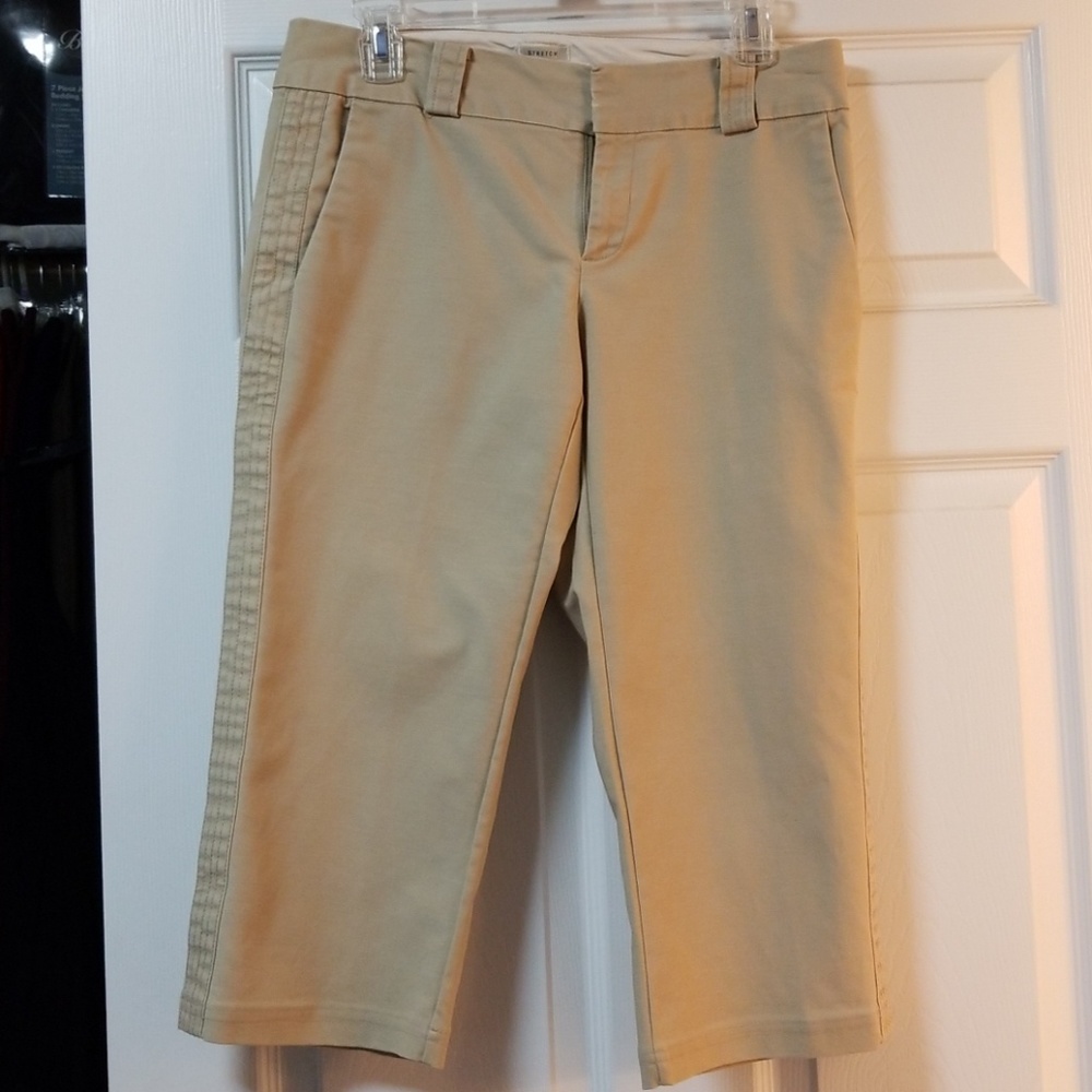 Very comfortable beige capris